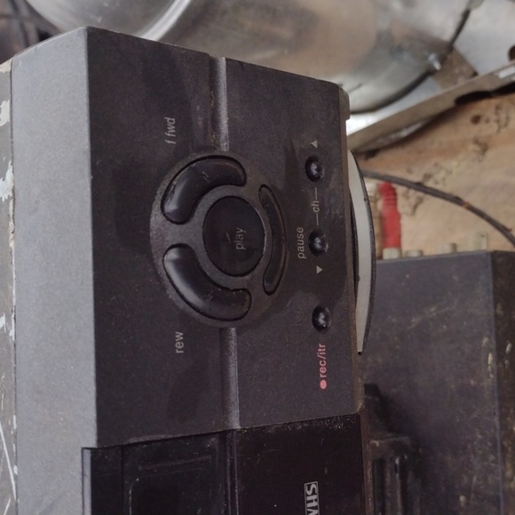 Zenith VHS Player with Voice Commands - Picture 3 of 4